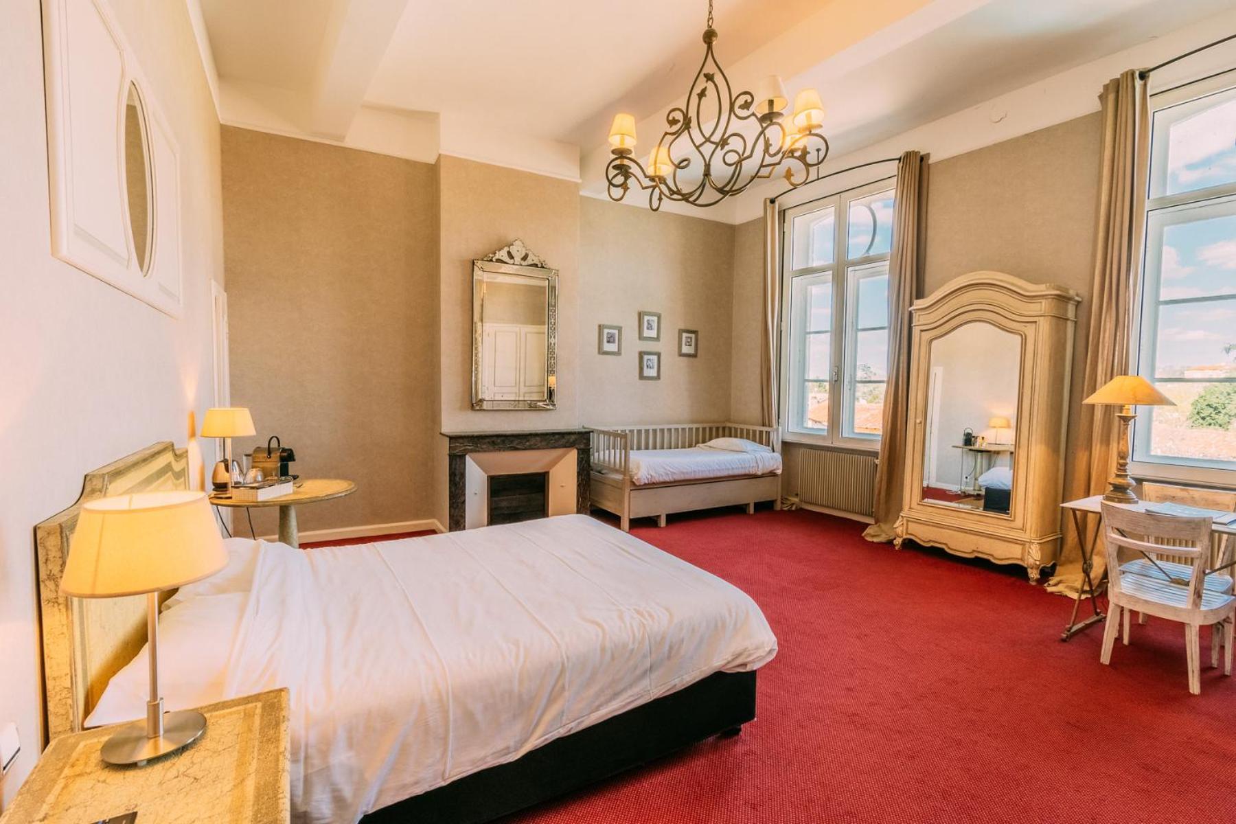 Les Trois Lys Hotell Condom Exteriör bild
