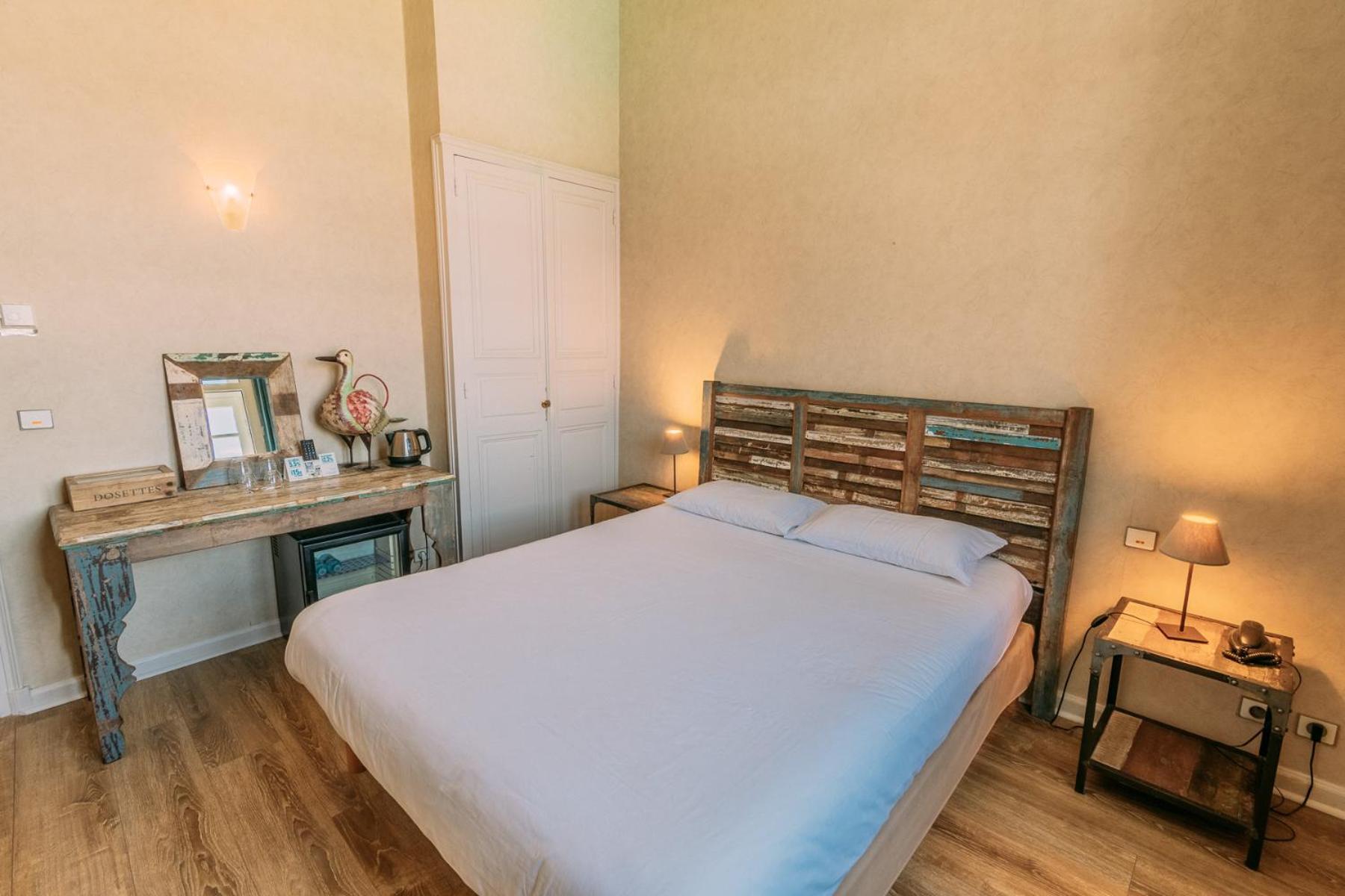 Les Trois Lys Hotell Condom Exteriör bild