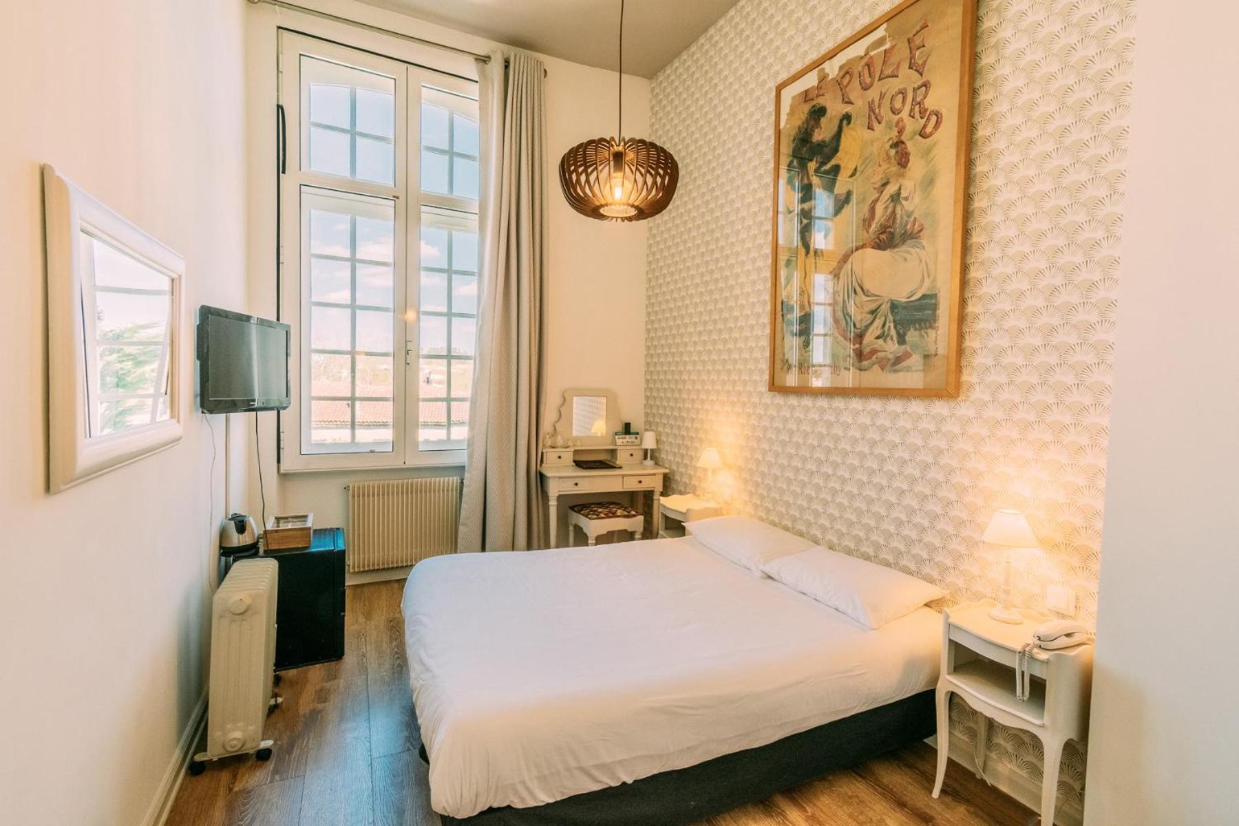 Les Trois Lys Hotell Condom Exteriör bild