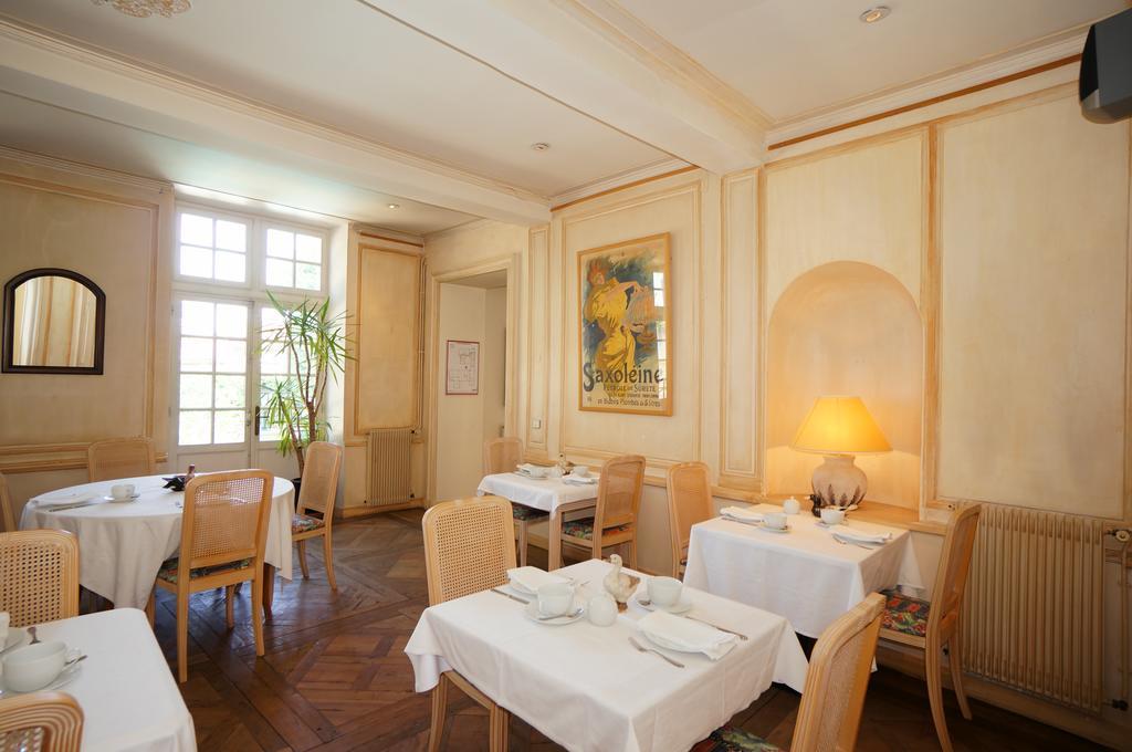 Les Trois Lys Hotell Condom Exteriör bild