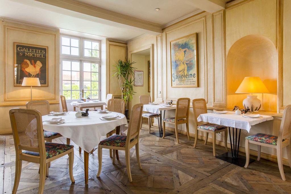 Les Trois Lys Hotell Condom Exteriör bild