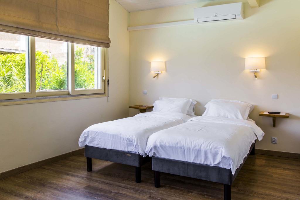 Les Trois Lys Hotell Condom Exteriör bild