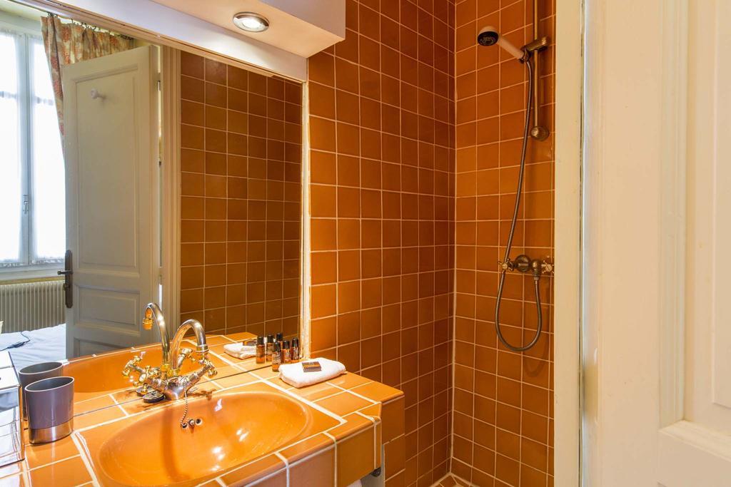 Les Trois Lys Hotell Condom Exteriör bild